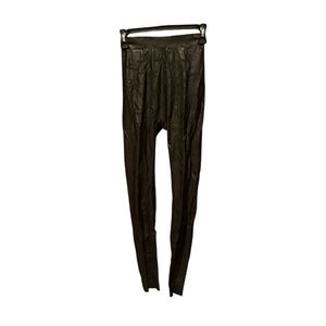 Hue Layering Weightless High Rise Leggings in Black Camo Small